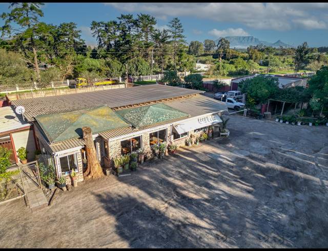 42,857M² LODGE FOR SALE IN CAPE FARMS